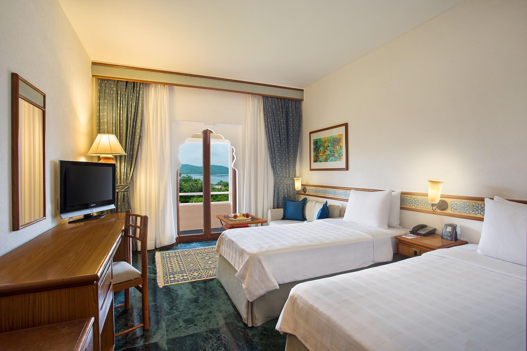 فندق ترايدنت جايبور المظهر الخارجي الصورة A room at the resort