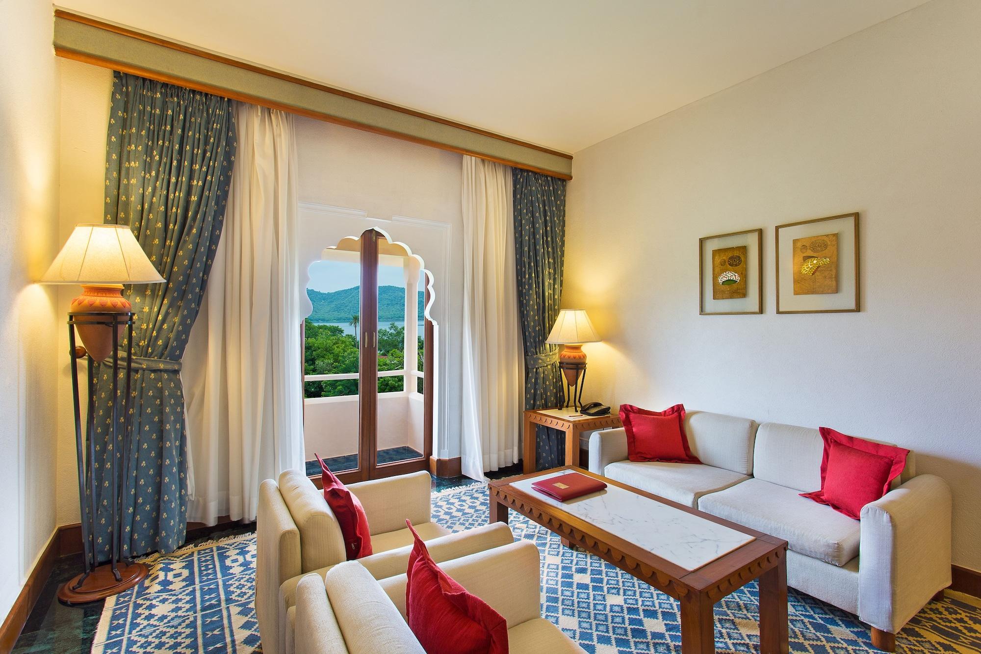 فندق ترايدنت جايبور المظهر الخارجي الصورة A living room at the Taj Bengal
